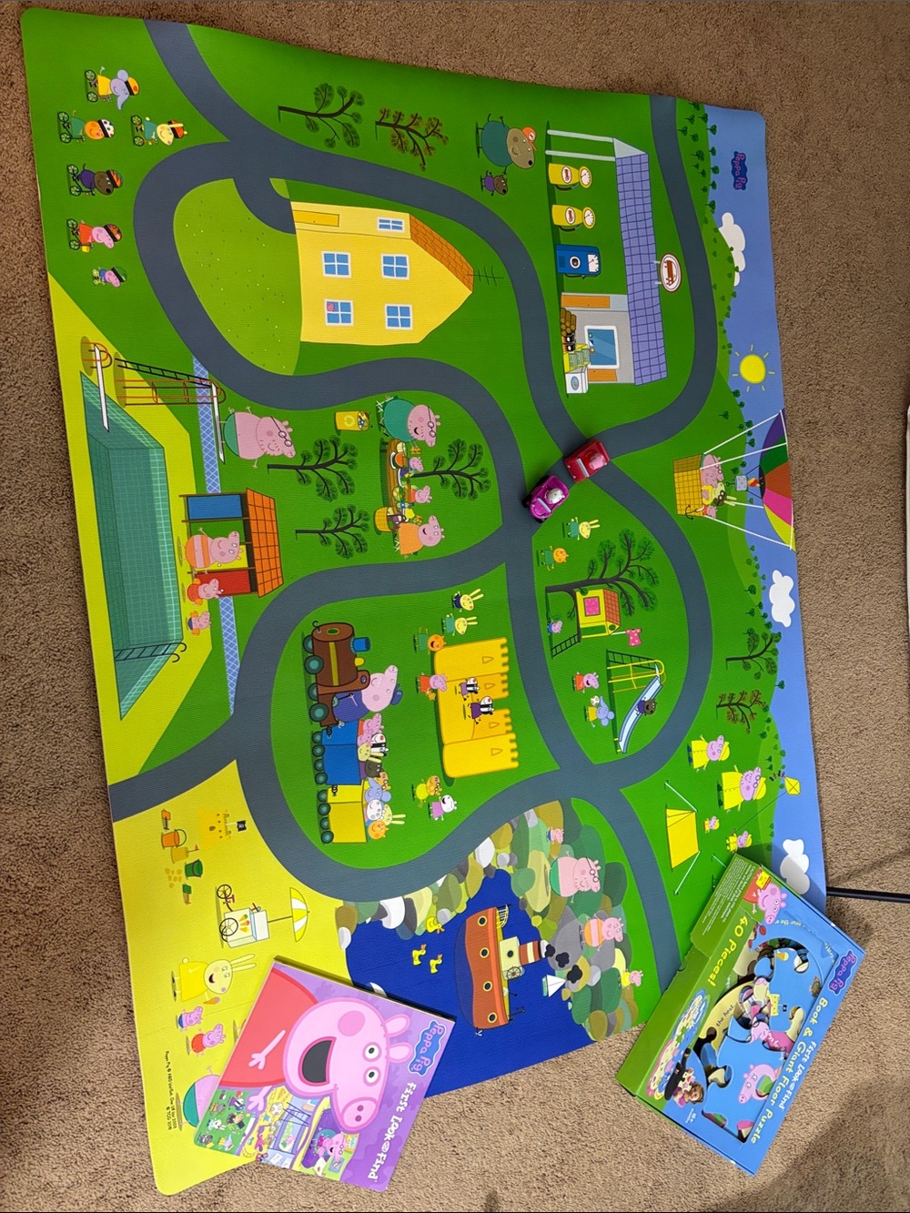 Peppa Pig Green and Yellow Road Play Mat and Toys-Peppa Pig Brand